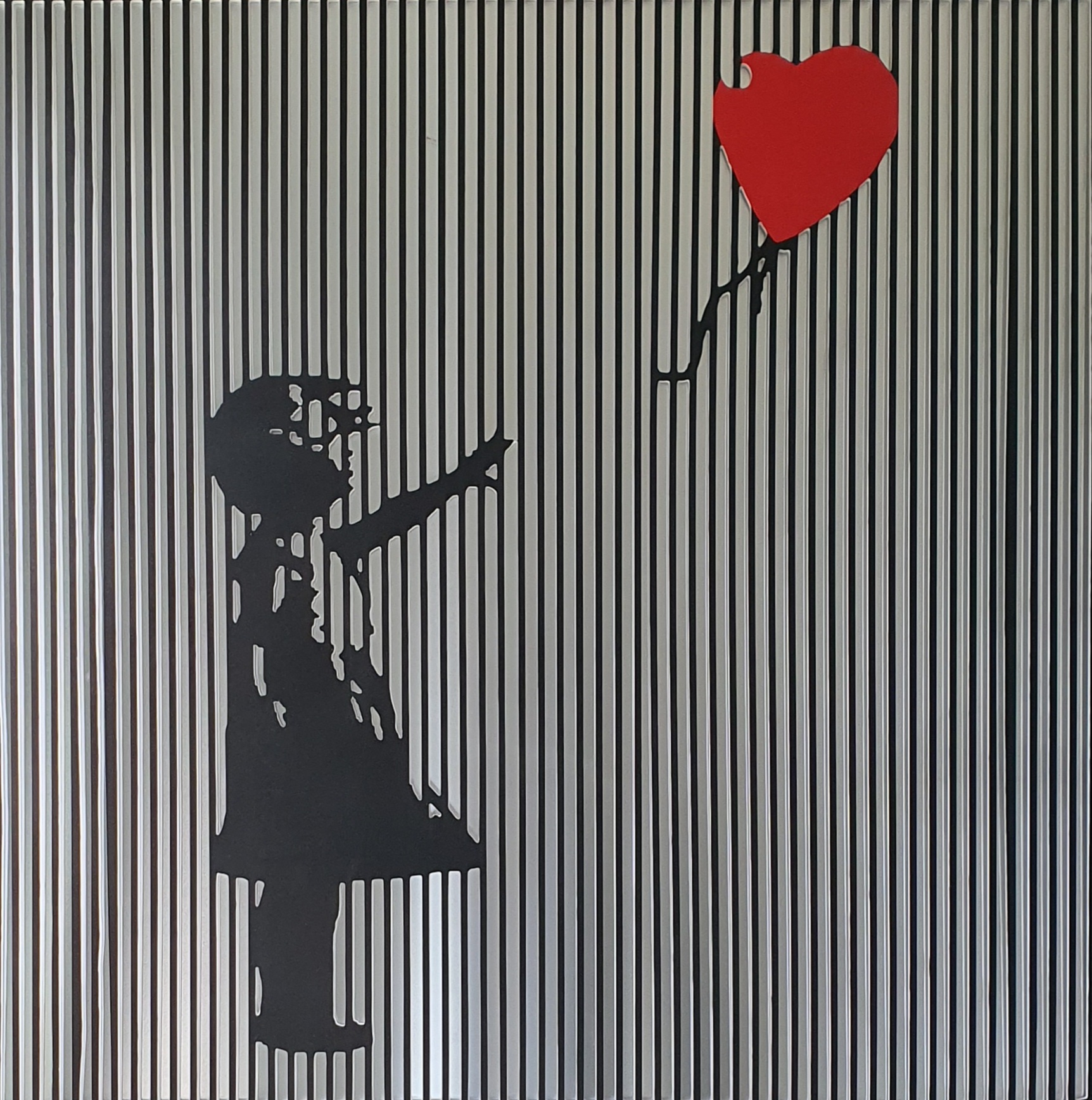 Laurence Nolleau - Banky’s Joke – Red Ballon (silver) 2021, Acrylique sur thermoplastique – Base aluminium Argent 100 x 100 cm | 39 2/5 × 39 2/5 in Unique © Marciano Contemporary