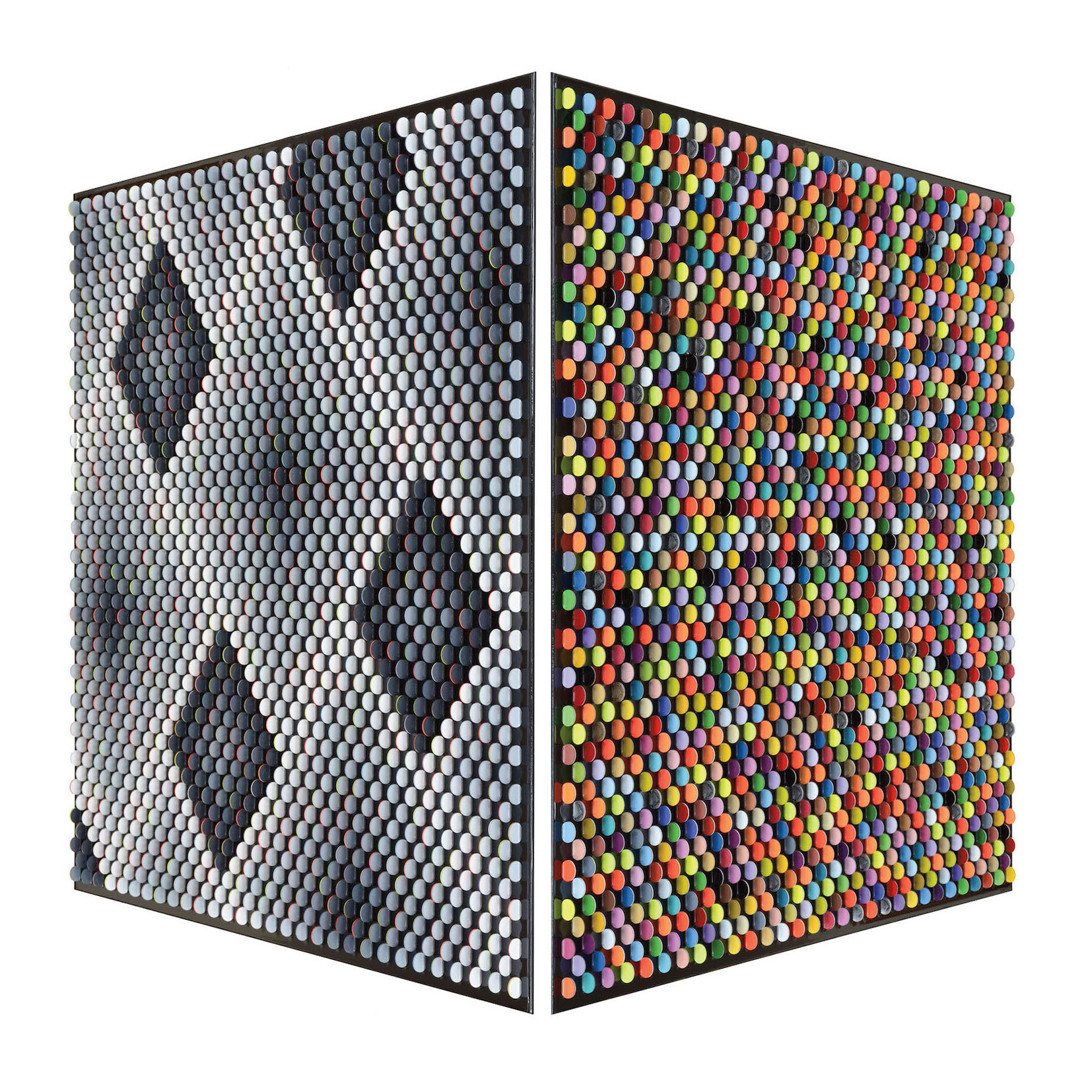 Juraj Kralik - Diamond Pattern 2021, Installation – Acrylique sur pièces et résine 100 x 100 cm | 39 1/2 x 39 1/2 in Unique © Marciano Contemporary