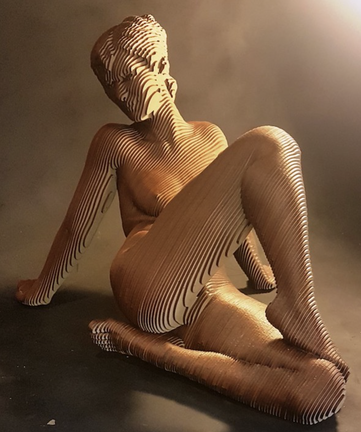 Olivier Duhamel - Sandy Sculpture en bois 40 x 44 x 40 cm | 15 7/80 x 17 3/10 x 15 7/80 in Édition de 8 © Marciano Contemporary