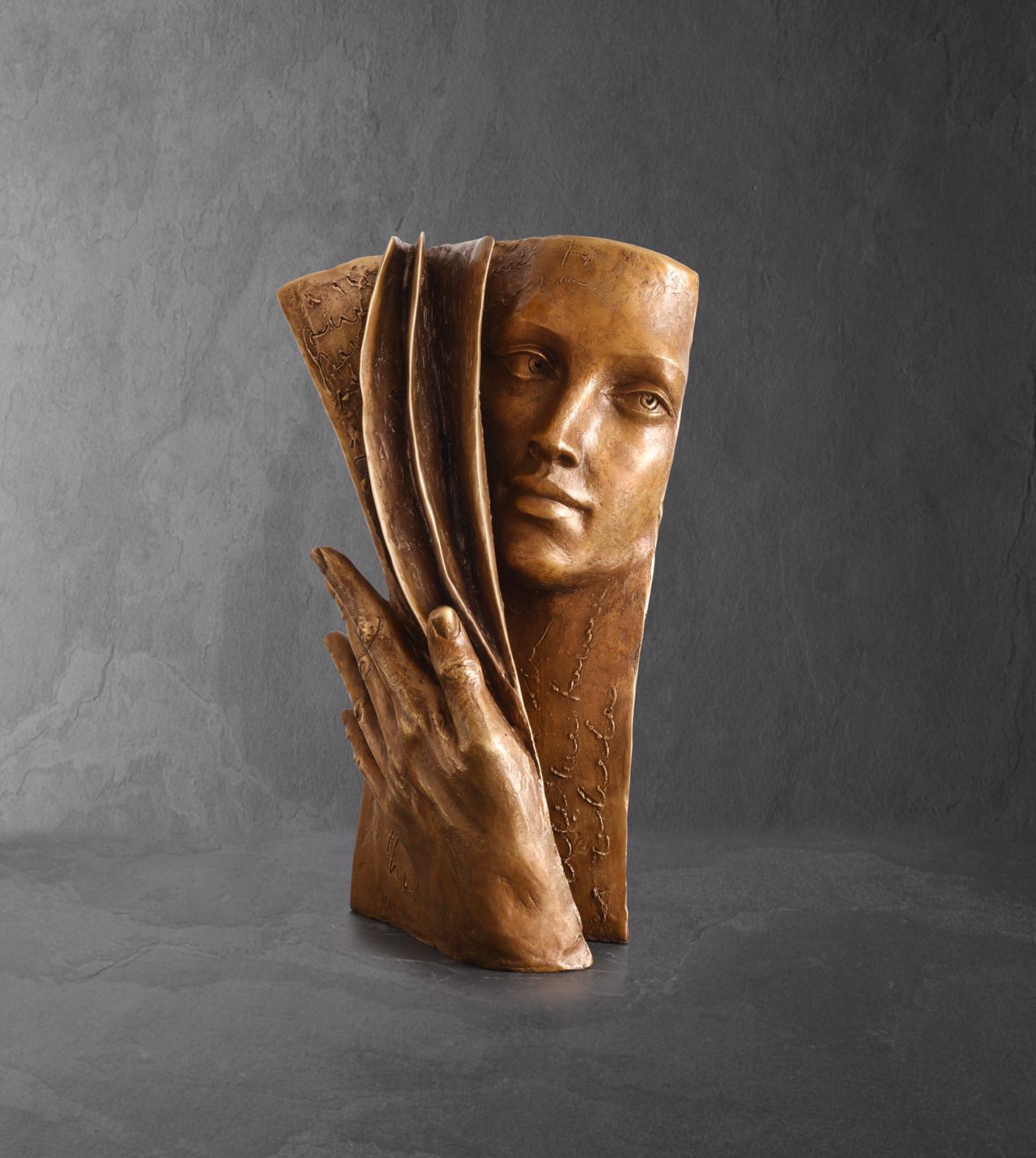 Paola Grizi - Arrière Plan Bronze 32 x 12 x 15 cm | 12 3/5 × 4 7/10 × 5 9/10 in Edition de 8 © Marciano Contemporary