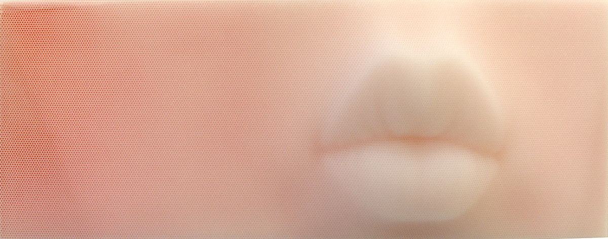 Sang-Sik Hong - Right Mouth Sculpture réalisée avec des pailles 35 x 90 x 12 cm | 13 4/5 × 35 2/5 × 6 7/10 in Edition de 5 © Marciano Contemporary